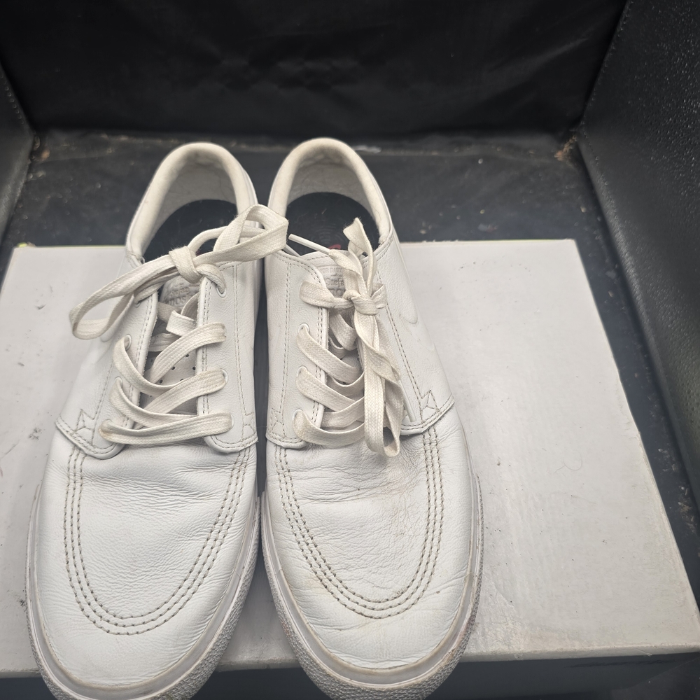 Men's White Casual Shoes